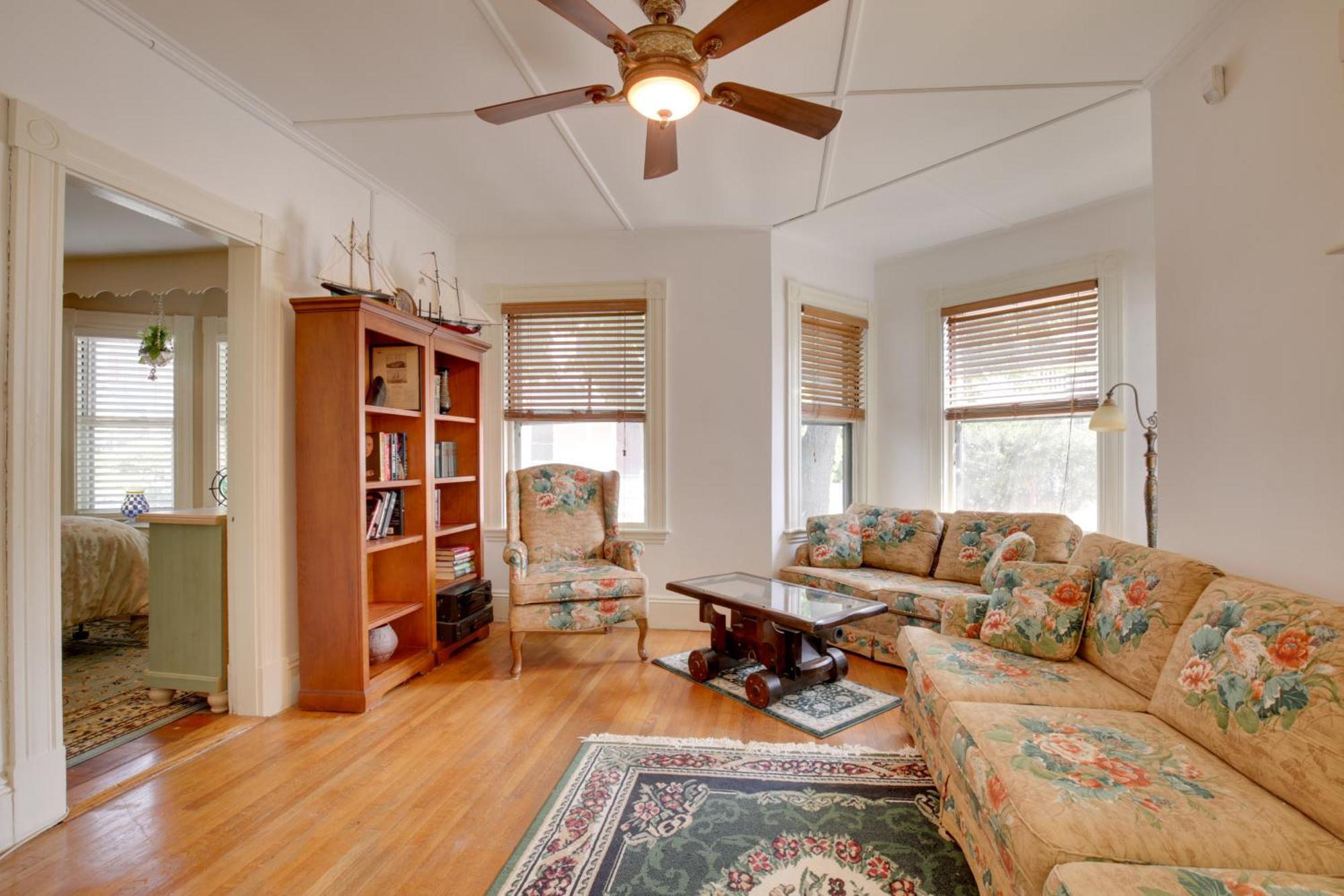 Quaint Beverly Townhome Walk To Beach And Downtown! Εξωτερικό φωτογραφία